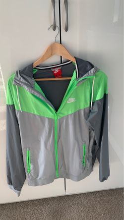 Nikey Windbreaker Size M