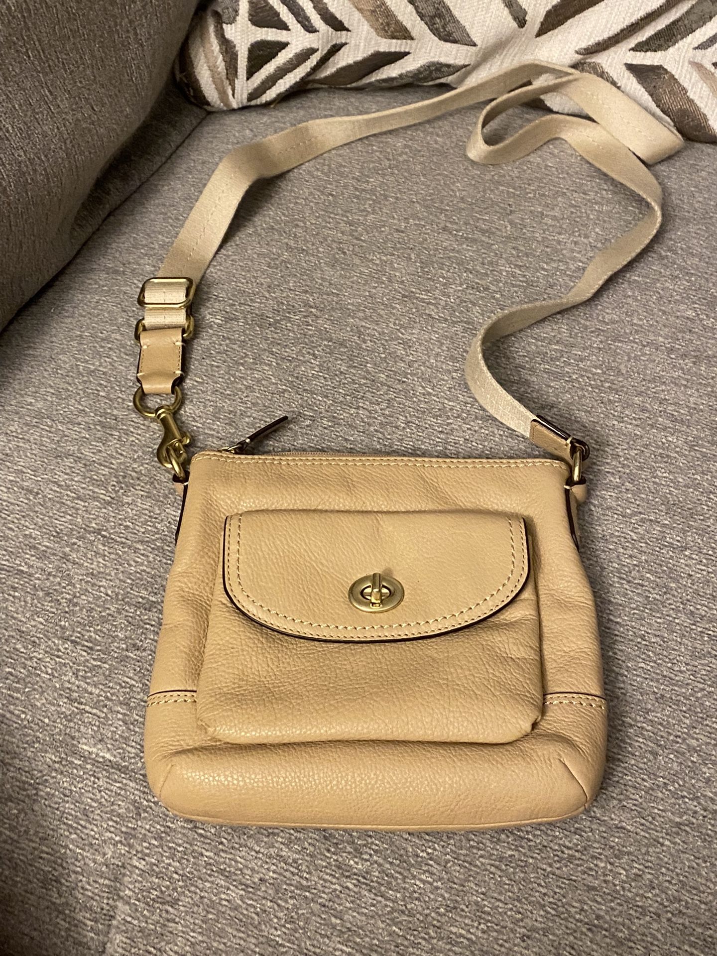 Coach Leather Crossbody in Lt Tan