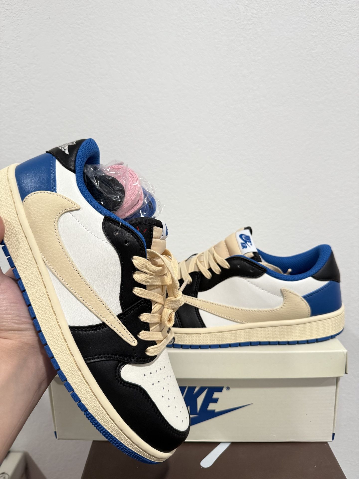 Nike Air Jordan 1 low Travis Scott Fragment Design size 7,7.5,8,8.5,9,9.5,10,10.5,11,12