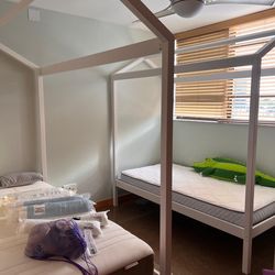 Kids, twin size bed (2 beds) - FREE