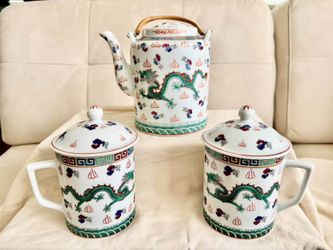 1970s Vintage Chinese Jingdezhen Fine Art Ceramics Hand Painted Dragon Teapot and Cups Mugs