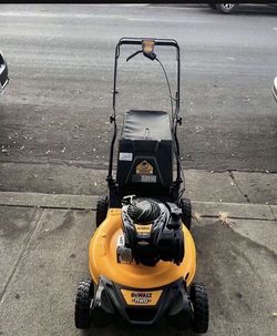 DEWALT 21 in. 150cc Briggs and Stratton 625ex Engine Rear Wheel Drive 2-in-1 Gas Self Propelled Walk