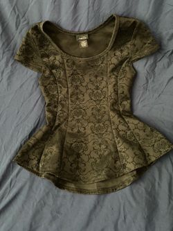 Rue21 elegant black top