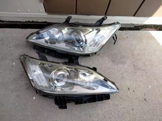 2009-2012 Lexus ES350 Headlights With Lights Bulbs And Accessories OEM. Driver side, left side.