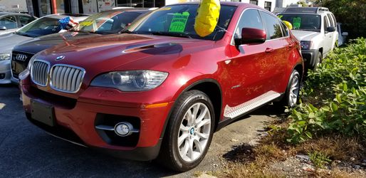 Cranberry BMW X6 50