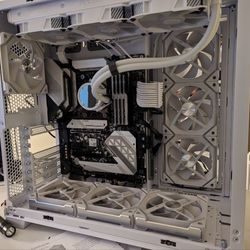 Lian Li O11D Evo. White 10x Sl120 Fans And Controller.
