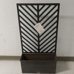 Planter Box With Screen