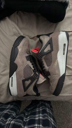Air Jordan 4 Retro