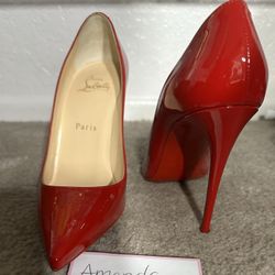 Christian Louboutin So Kate 