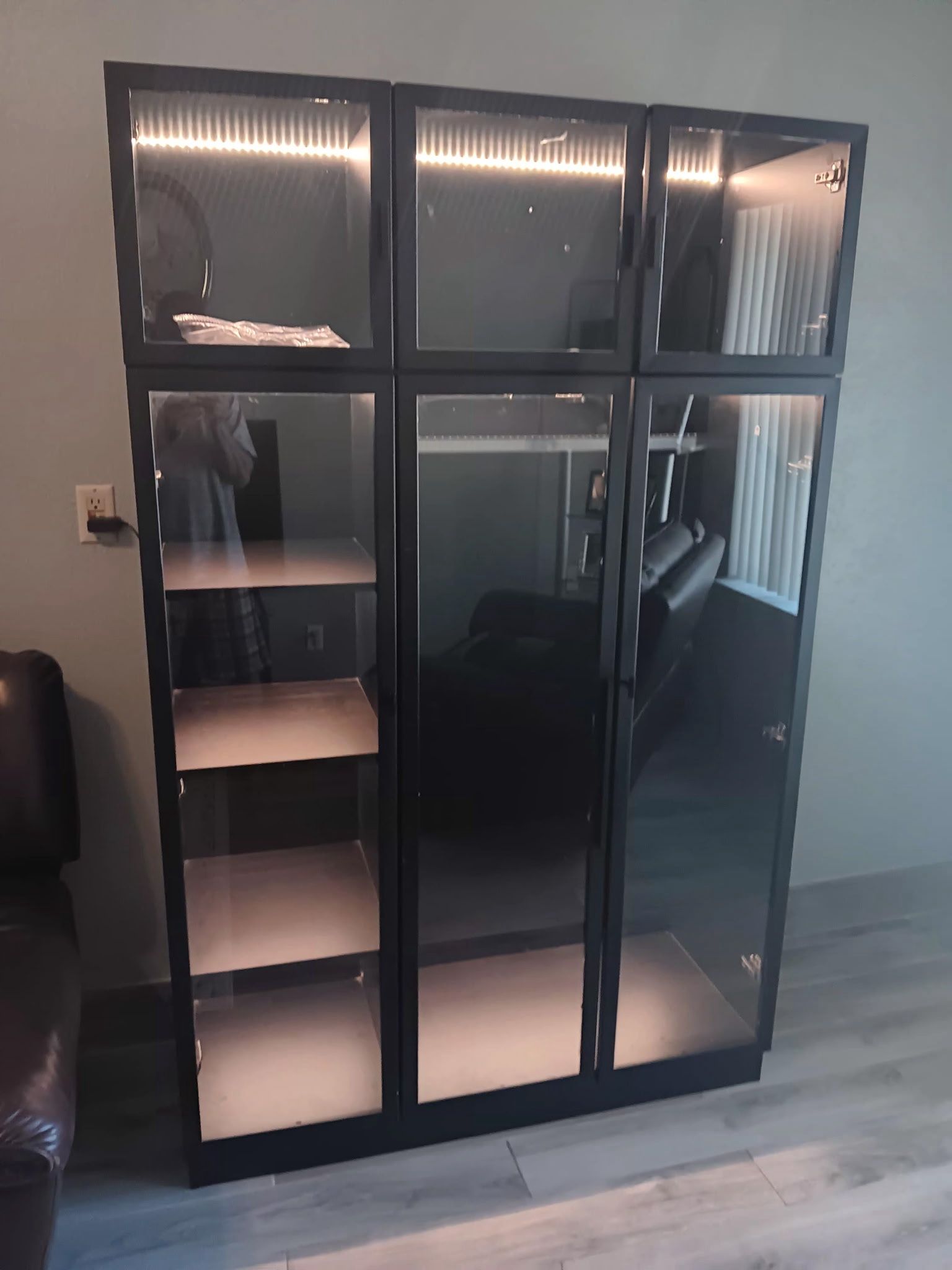 Armoire/clothes Storage