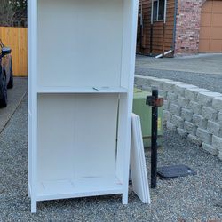 Free Book Case - Maple Valley