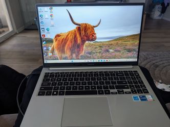 Samsung Galaxy i7 Laptop