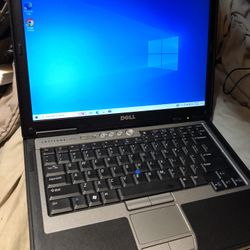 Dell laptop 14” window 10 pro,128GB SSD 4GB  Ram all clean with charger $79 firm price 