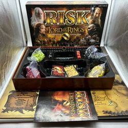 RISK Lord Of The Rings Middle Earth Conquest Board Game 100% COMPLETE!