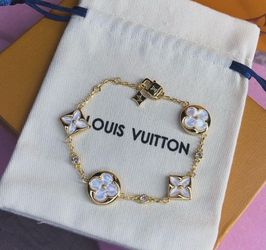 New 18k stainless steel gold comes with dust bag bracelet