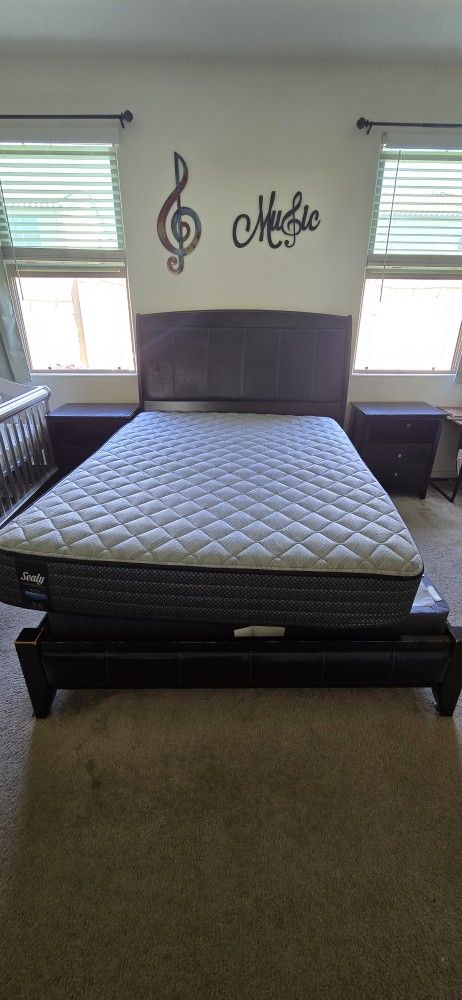 Queen Bedroom Set