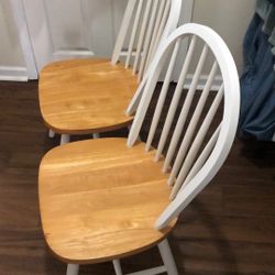 Two Chairs In Good Condition Pick Up In Lexington 