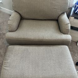 Chair (Ashley’s Furniture)