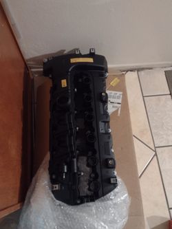 BMW 3.0l Engine Valve Cover