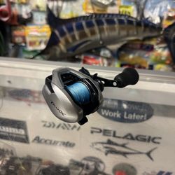 180$!! Shimano Tranx 200XG Salt Water Fishing Reel. 