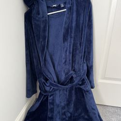 Hooded Boys Robe And Slippers Like New Age 12, 13, 14
