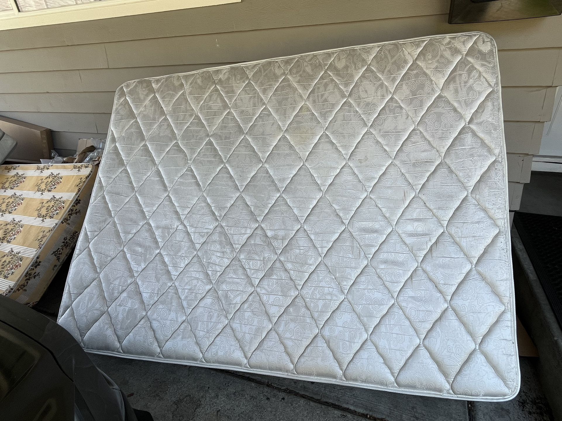 Combo  3 mattress (1 queen/ 2 single)