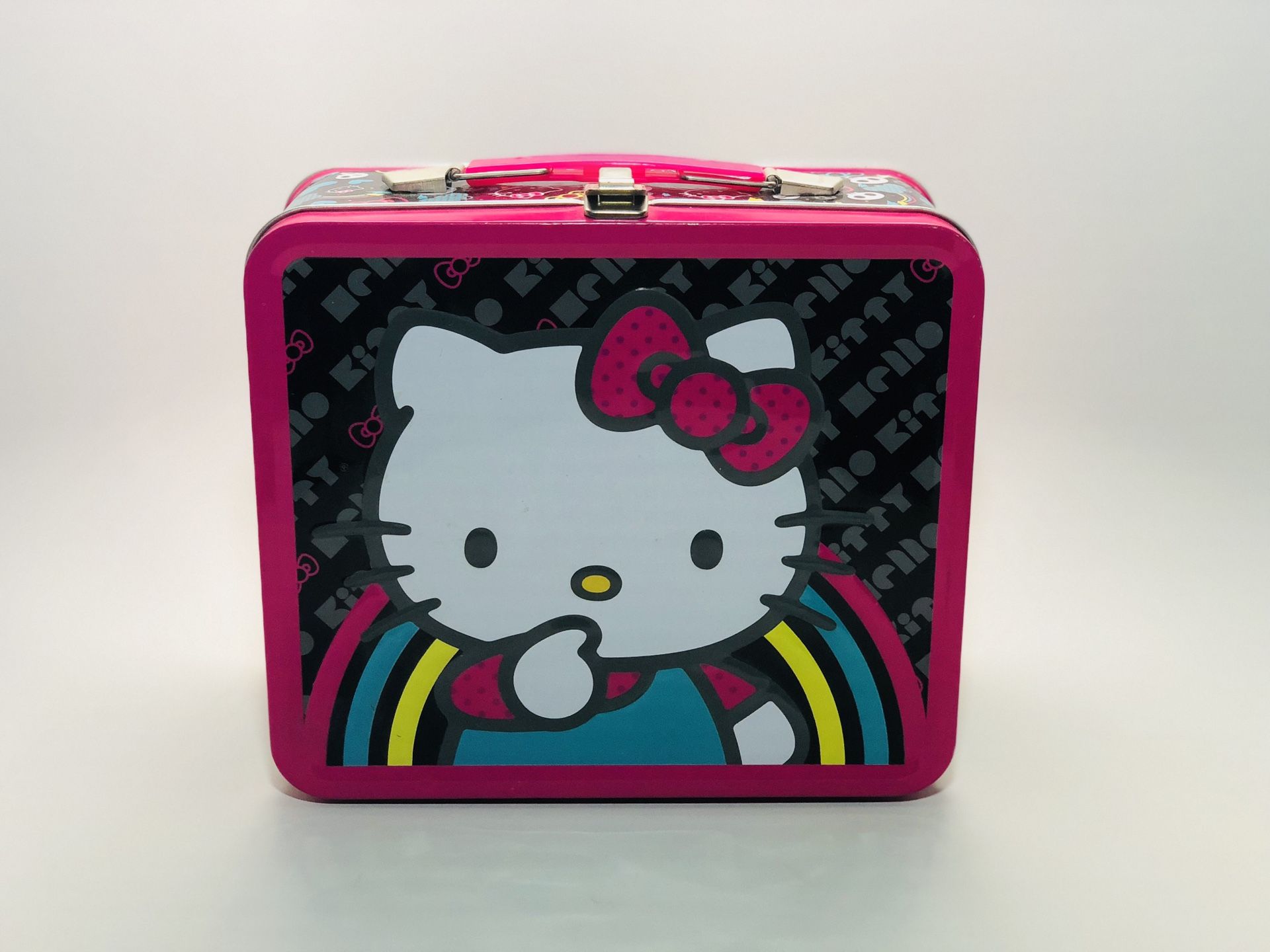 Hello Kitty Cafe Tin Lunch Box with Pin - Sanrio – Mary Bear