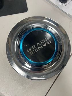 A set of Range Rover floating caps