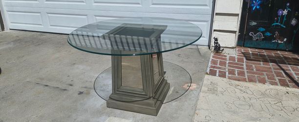 Modern 48-inch Glass mirrored Pedestal Dining Table