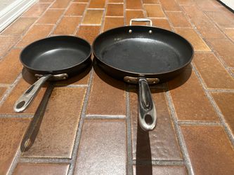 Frying pans all clad nonstick good condition