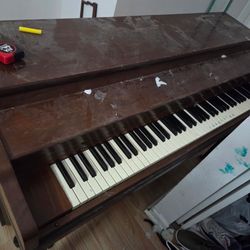 Antique Piano For Free 