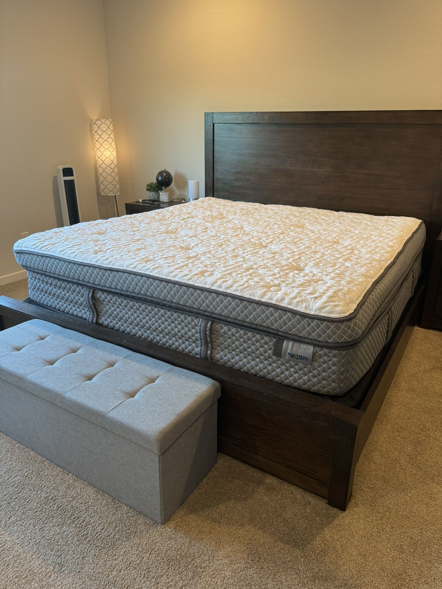 Bob-O-Pedic Hybrid Pillow Top Mattress (King Size)