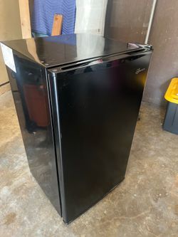 Standard Mini fridge