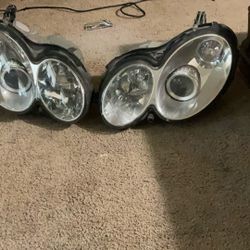 Pair of 03-08 Clk Mercedes Headlights 