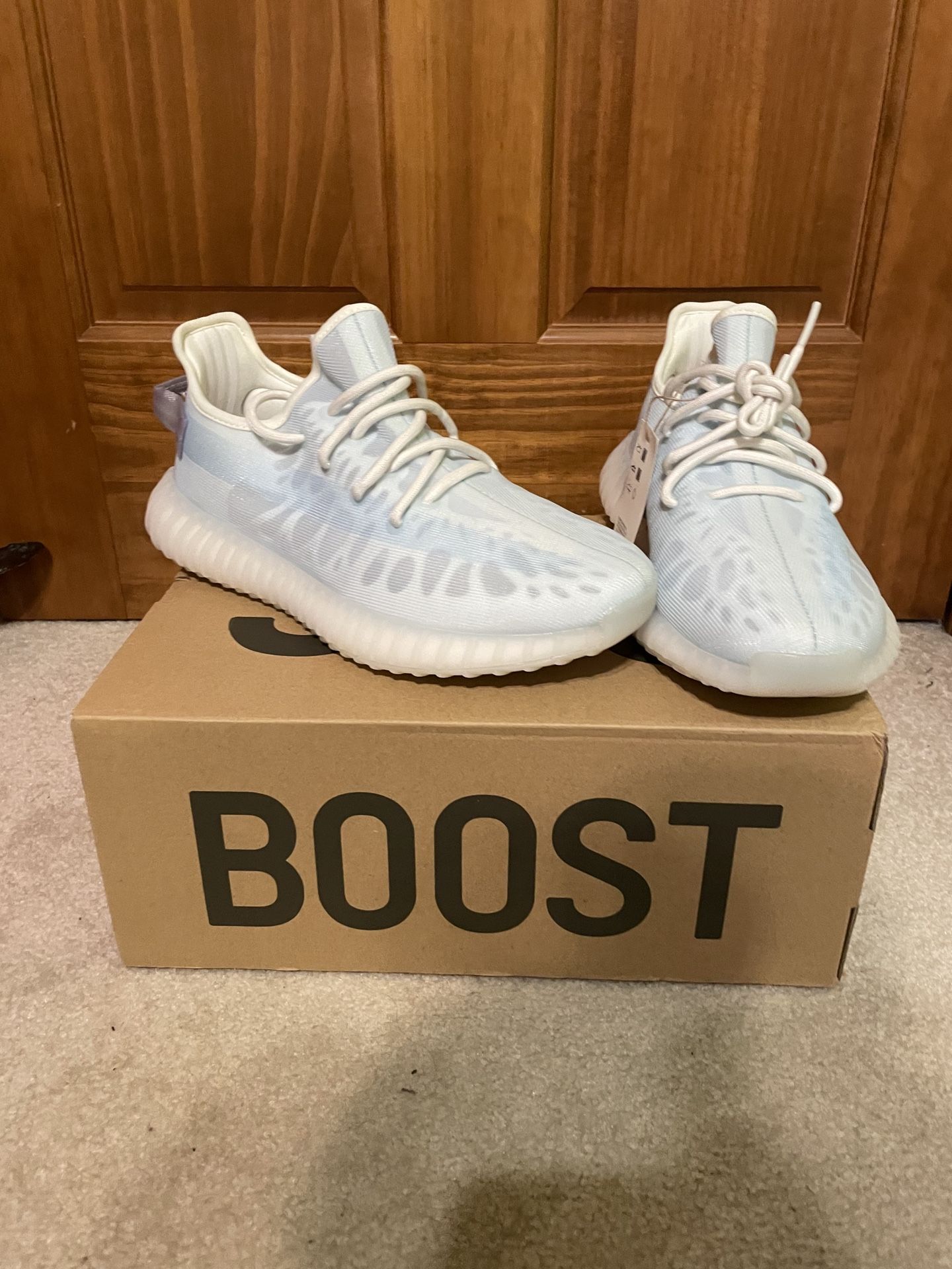 Yeezy 350 Mono Ice for Sale in Plainfield, IL - OfferUp