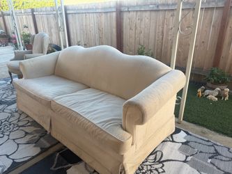 Flex Steel couch and 2 chairs.