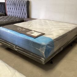 New  Set Mattres Cali King Pillow Top 12 “ And Free Metal Bed Frame 