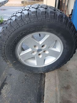 Jeep wrangler wheel tire