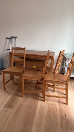 Dining table set