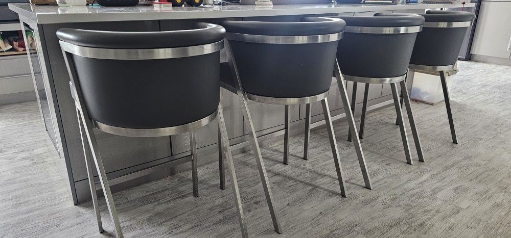 Bar Chair/ Stool