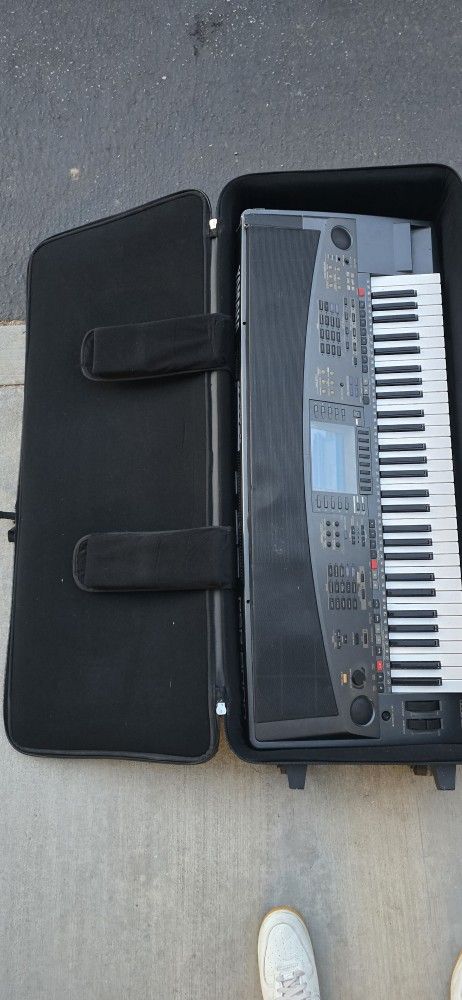 Yamaha Keyboard PSR 8000