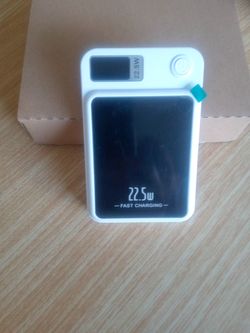 22.5W Magnetic Power Bank