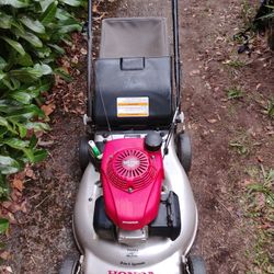 Honda 216 160cc Easy Start Self-propelled Lawn Mower