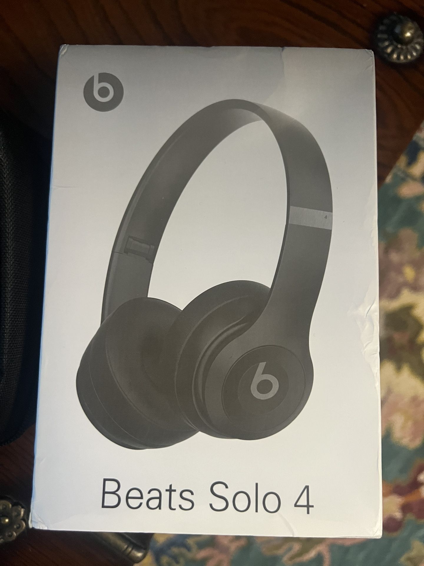 Beats Solo 4