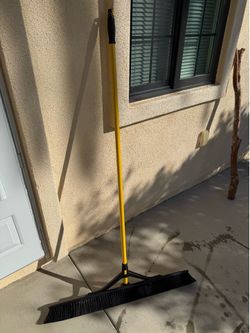 Rubbermaid Commercial Products Maximizer 36" Push to Center Push Broom Polypropylene Fill Black Angled Sides Medium Bristles for Indoor/Outdoor Multi-