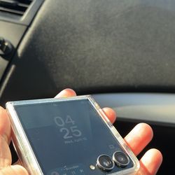 Samsung ZFlip 7 (Mint) [LIKE NEW]