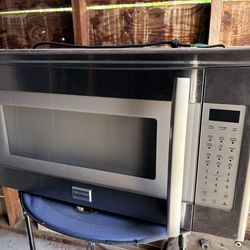 Frigidaire Professional Microwave oven