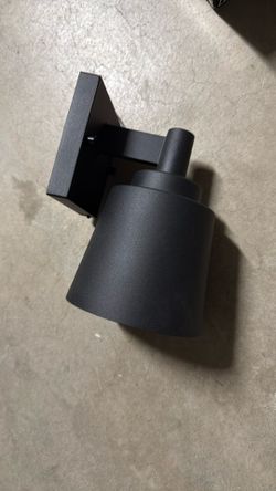 Outdoor LED Wall Light 8”