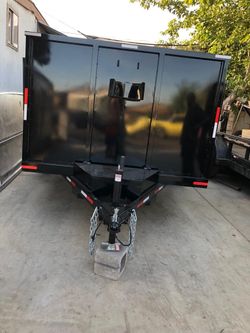 Traila nuevecita lista para los jardineros esta bien equipada y barata