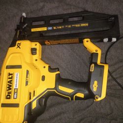 DeWalt Finish 16 Gage Straight Nail Gun